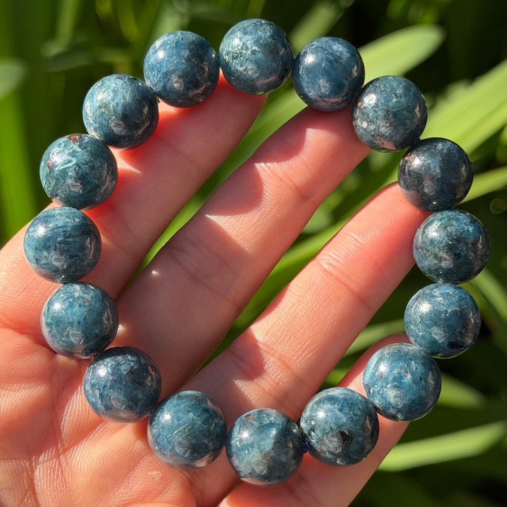 13.5mm‎ stretchable green apatite bracelet 0628